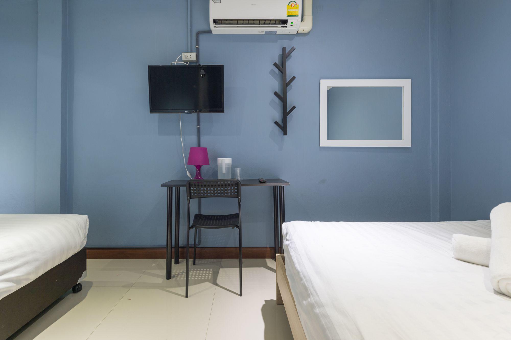 The Little Pig Sukhumvit Hotel Bangkok Exterior photo