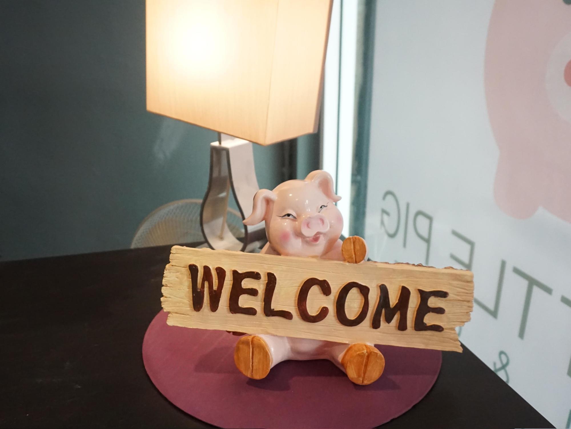 The Little Pig Sukhumvit Hotel Bangkok Exterior photo