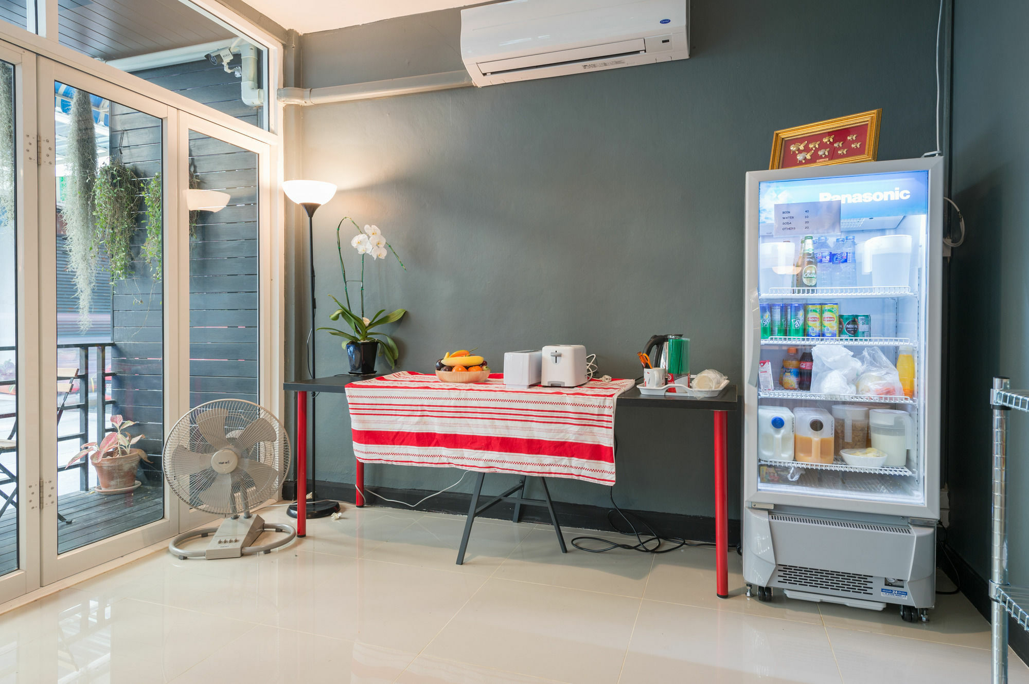 The Little Pig Sukhumvit Hotel Bangkok Exterior photo