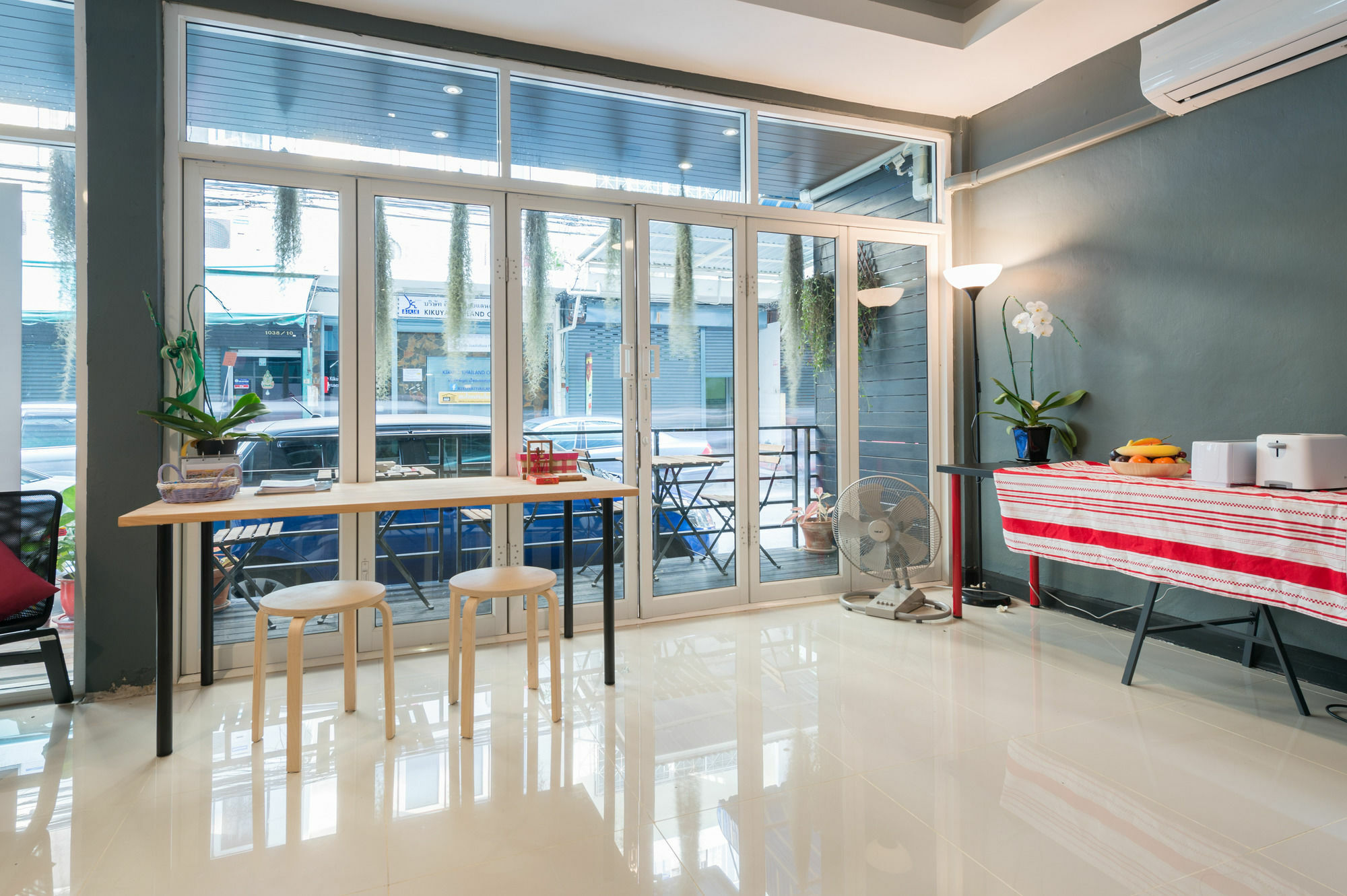 The Little Pig Sukhumvit Hotel Bangkok Exterior photo