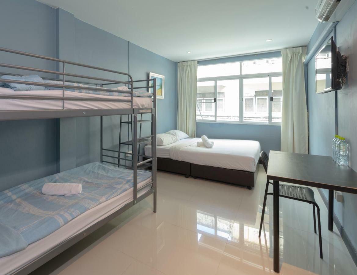 The Little Pig Sukhumvit Hotel Bangkok Exterior photo